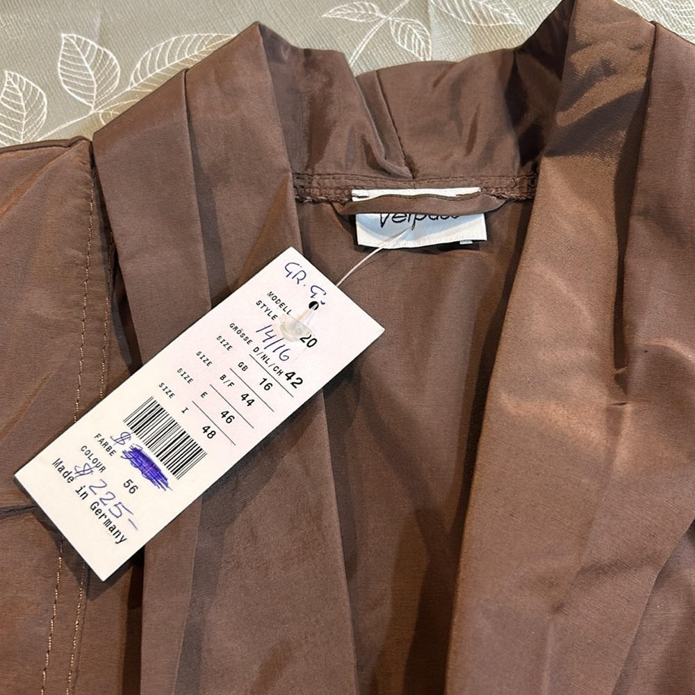 Ladies Verpass Blazer. - Picture 2 of 5